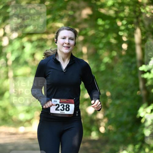 06.10.2024 - Bramfelder Halbmarathon 2024 Dr. Thomas Lammeyer http://msf.ph/oto/7340786 06.10.2024 10:46:19 Laufen 235, 3, 238 meine-sportfotos.de