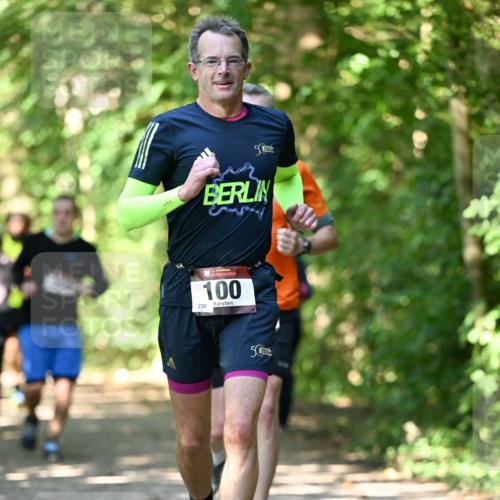 06.10.2024 - Bramfelder Halbmarathon 2024 Dr. Thomas Lammeyer http://msf.ph/oto/7340969 06.10.2024 10:47:16 Laufen 5, 100, 236, 50 meine-sportfotos.de