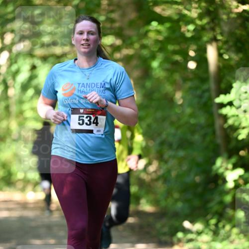 06.10.2024 - Bramfelder Halbmarathon 2024 Dr. Thomas Lammeyer http://msf.ph/oto/7341391 06.10.2024 10:49:11 Laufen 534, 203 meine-sportfotos.de