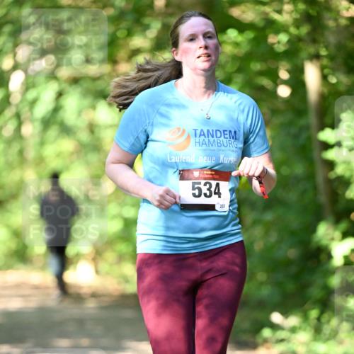 06.10.2024 - Bramfelder Halbmarathon 2024 Dr. Thomas Lammeyer http://msf.ph/oto/7341395 06.10.2024 10:49:12 Laufen 33, 534, 203 meine-sportfotos.de