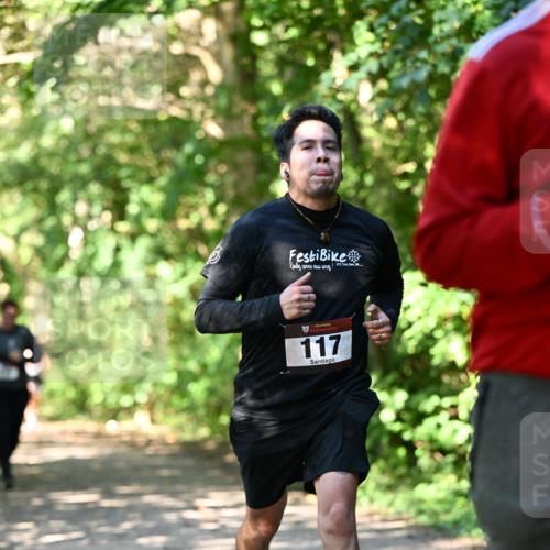 06.10.2024 - Bramfelder Halbmarathon 2024 Dr. Thomas Lammeyer http://msf.ph/oto/7341595 06.10.2024 10:50:12 Laufen 117 meine-sportfotos.de