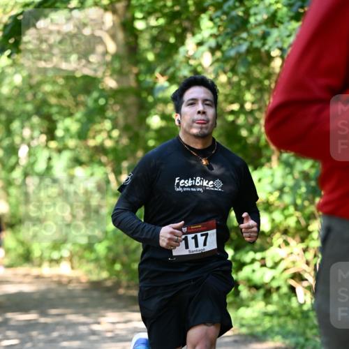 06.10.2024 - Bramfelder Halbmarathon 2024 Dr. Thomas Lammeyer http://msf.ph/oto/7341596 06.10.2024 10:50:12 Laufen 117 meine-sportfotos.de