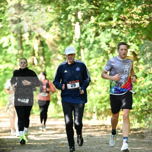 06.10.2024 - Bramfelder Halbmarathon 2024 Dr. Thomas Lammeyer http://msf.ph/oto/7341970 06.10.2024 10:52:00 Laufen 33, 6, 29 meine-sportfotos.de