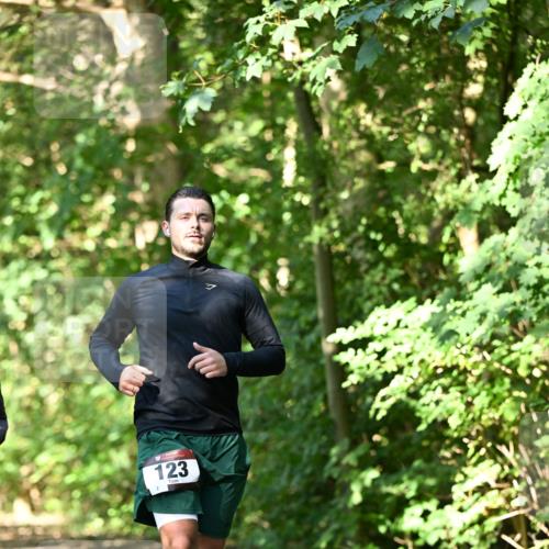 06.10.2024 - Bramfelder Halbmarathon 2024 Dr. Thomas Lammeyer http://msf.ph/oto/7342535 06.10.2024 10:53:31 Laufen 2, 123 meine-sportfotos.de