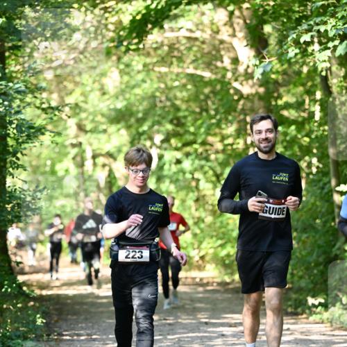 06.10.2024 - Bramfelder Halbmarathon 2024 Dr. Thomas Lammeyer http://msf.ph/oto/7343290 06.10.2024 10:55:34 Laufen 223 meine-sportfotos.de