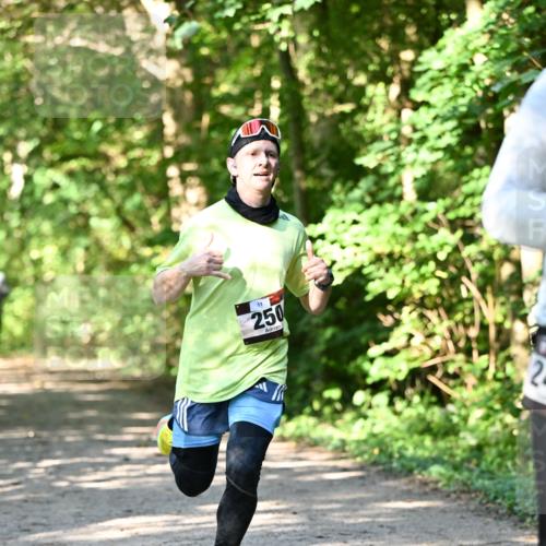 06.10.2024 - Bramfelder Halbmarathon 2024 Dr. Thomas Lammeyer http://msf.ph/oto/7343581 06.10.2024 10:57:32 Laufen 11, 250 meine-sportfotos.de