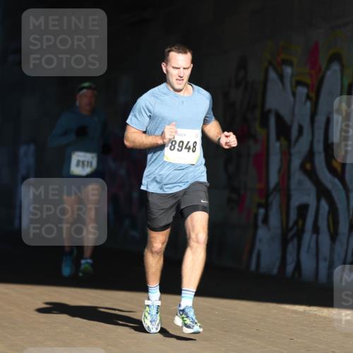 06.10.2024 - 19. swb-Marathon Bremen Michael Strokosch http://msf.ph/oto/7343994 06.10.2024 10:10:39 Laufen 2511, 8948 meine-sportfotos.de