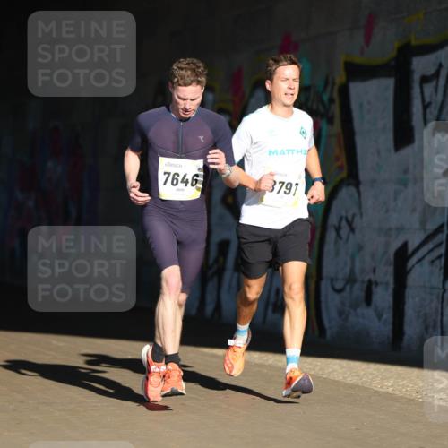 06.10.2024 - 19. swb-Marathon Bremen Michael Strokosch http://msf.ph/oto/7344000 06.10.2024 10:10:47 Laufen 7019, 7646, 3791 meine-sportfotos.de
