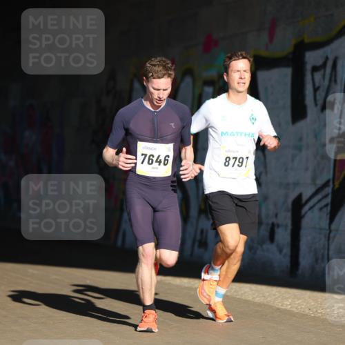 06.10.2024 - 19. swb-Marathon Bremen Michael Strokosch http://msf.ph/oto/7344002 06.10.2024 10:10:47 Laufen 7019, 7646, 8791 meine-sportfotos.de