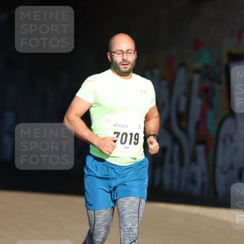 06.10.2024 - 19. swb-Marathon Bremen Michael Strokosch http://msf.ph/oto/7344009 06.10.2024 10:10:49 Laufen 7019 meine-sportfotos.de