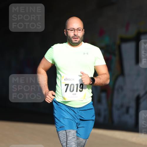 06.10.2024 - 19. swb-Marathon Bremen Michael Strokosch http://msf.ph/oto/7344011 06.10.2024 10:10:49 Laufen 7019 meine-sportfotos.de