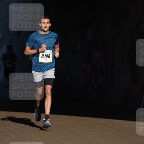 06.10.2024 - 19. swb-Marathon Bremen Michael Strokosch http://msf.ph/oto/7344019 06.10.2024 10:10:55 Laufen 7963, 8198 meine-sportfotos.de