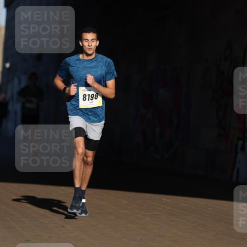 06.10.2024 - 19. swb-Marathon Bremen Michael Strokosch http://msf.ph/oto/7344022 06.10.2024 10:10:56 Laufen 7963, 8198 meine-sportfotos.de