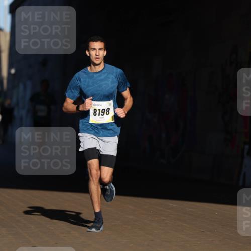 06.10.2024 - 19. swb-Marathon Bremen Michael Strokosch http://msf.ph/oto/7344024 06.10.2024 10:10:56 Laufen 7063, 8198 meine-sportfotos.de