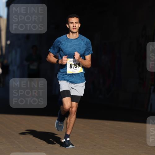 06.10.2024 - 19. swb-Marathon Bremen Michael Strokosch http://msf.ph/oto/7344029 06.10.2024 10:10:56 Laufen 7063, 8198 meine-sportfotos.de