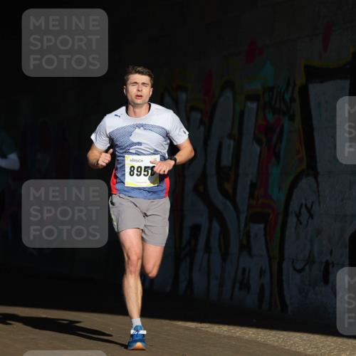 06.10.2024 - 19. swb-Marathon Bremen Michael Strokosch http://msf.ph/oto/7344039 06.10.2024 10:10:59 Laufen 8583, 8956 meine-sportfotos.de