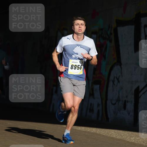06.10.2024 - 19. swb-Marathon Bremen Michael Strokosch http://msf.ph/oto/7344043 06.10.2024 10:11:00 Laufen 583, 8956 meine-sportfotos.de