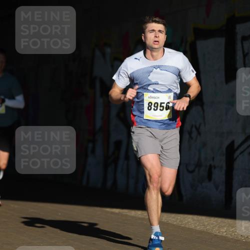 06.10.2024 - 19. swb-Marathon Bremen Michael Strokosch http://msf.ph/oto/7344045 06.10.2024 10:11:00 Laufen 963, 1583, 8956 meine-sportfotos.de
