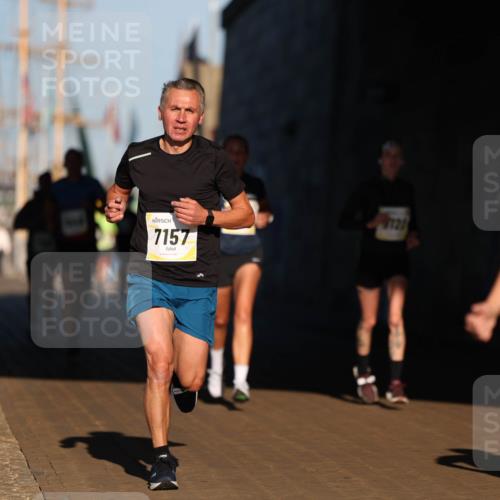 06.10.2024 - 19. swb-Marathon Bremen Michael Strokosch http://msf.ph/oto/7344063 06.10.2024 10:11:07 Laufen 7157, 9721, 8292 meine-sportfotos.de