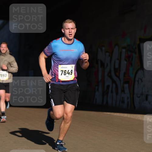 06.10.2024 - 19. swb-Marathon Bremen Michael Strokosch http://msf.ph/oto/7344067 06.10.2024 10:11:13 Laufen 7993, 19, 2024, 7649 meine-sportfotos.de