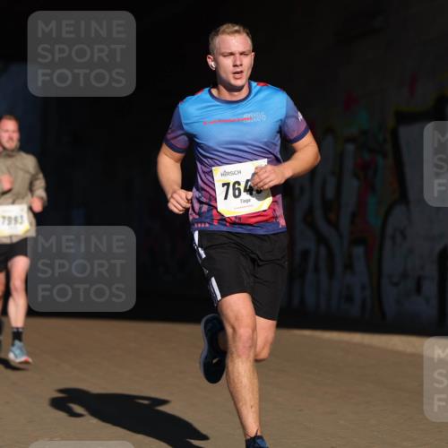 06.10.2024 - 19. swb-Marathon Bremen Michael Strokosch http://msf.ph/oto/7344069 06.10.2024 10:11:13 Laufen 7993, 024, 764 meine-sportfotos.de