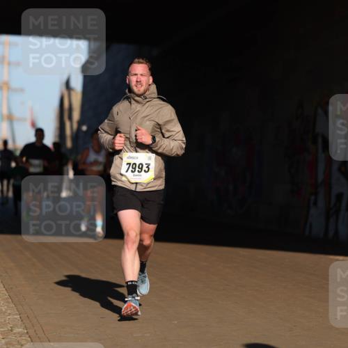 06.10.2024 - 19. swb-Marathon Bremen Michael Strokosch http://msf.ph/oto/7344073 06.10.2024 10:11:14 Laufen 7993 meine-sportfotos.de
