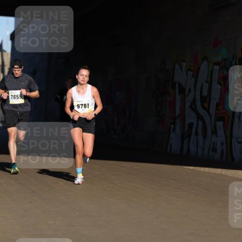 06.10.2024 - 19. swb-Marathon Bremen Michael Strokosch http://msf.ph/oto/7344082 06.10.2024 10:11:17 Laufen 7655, 8781 meine-sportfotos.de
