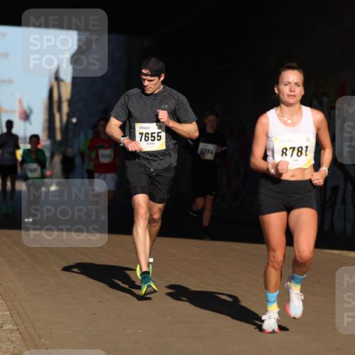 06.10.2024 - 19. swb-Marathon Bremen Michael Strokosch http://msf.ph/oto/7344090 06.10.2024 10:11:18 Laufen 7001, 7833, 7655, 6094, 8781 meine-sportfotos.de