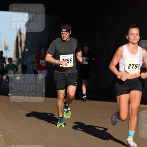 06.10.2024 - 19. swb-Marathon Bremen Michael Strokosch http://msf.ph/oto/7344092 06.10.2024 10:11:18 Laufen 2838, 7655, 878 meine-sportfotos.de