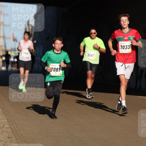 06.10.2024 - 19. swb-Marathon Bremen Michael Strokosch http://msf.ph/oto/7344104 06.10.2024 10:11:22 Laufen 7105, 081, 9087, 7033 meine-sportfotos.de