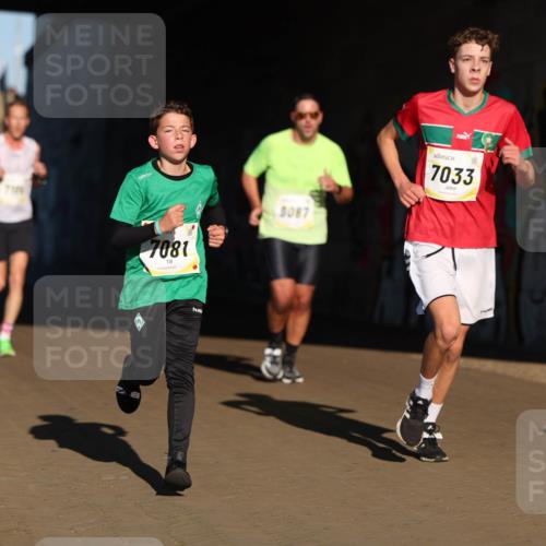 06.10.2024 - 19. swb-Marathon Bremen Michael Strokosch http://msf.ph/oto/7344109 06.10.2024 10:11:23 Laufen 7081, 3087, 7033 meine-sportfotos.de
