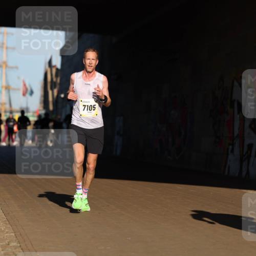 06.10.2024 - 19. swb-Marathon Bremen Michael Strokosch http://msf.ph/oto/7344113 06.10.2024 10:11:24 Laufen 7105 meine-sportfotos.de