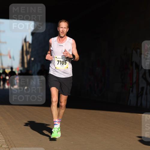 06.10.2024 - 19. swb-Marathon Bremen Michael Strokosch http://msf.ph/oto/7344119 06.10.2024 10:11:25 Laufen 7105 meine-sportfotos.de
