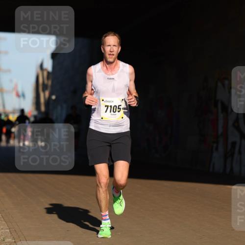 06.10.2024 - 19. swb-Marathon Bremen Michael Strokosch http://msf.ph/oto/7344121 06.10.2024 10:11:25 Laufen 7105 meine-sportfotos.de