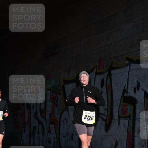 06.10.2024 - 19. swb-Marathon Bremen Michael Strokosch http://msf.ph/oto/7344150 06.10.2024 10:11:35 Laufen 55, 8120 meine-sportfotos.de
