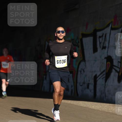 06.10.2024 - 19. swb-Marathon Bremen Michael Strokosch http://msf.ph/oto/7344172 06.10.2024 10:11:45 Laufen 7623, 9036 meine-sportfotos.de