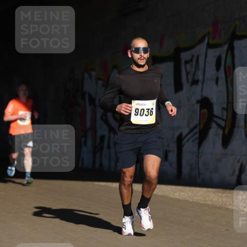 06.10.2024 - 19. swb-Marathon Bremen Michael Strokosch http://msf.ph/oto/7344175 06.10.2024 10:11:45 Laufen 9036 meine-sportfotos.de