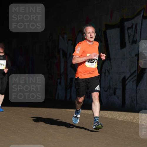 06.10.2024 - 19. swb-Marathon Bremen Michael Strokosch http://msf.ph/oto/7344183 06.10.2024 10:11:47 Laufen 8784, 7523 meine-sportfotos.de
