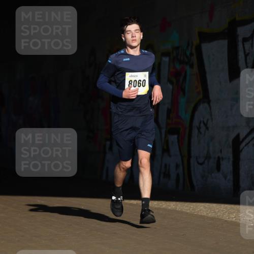 06.10.2024 - 19. swb-Marathon Bremen Michael Strokosch http://msf.ph/oto/7344202 06.10.2024 10:11:55 Laufen 8726, 8060 meine-sportfotos.de