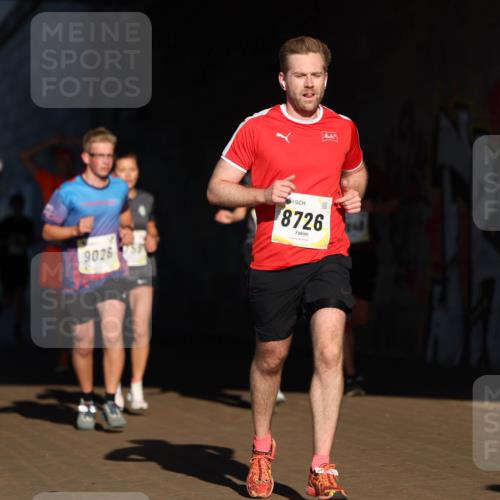 06.10.2024 - 19. swb-Marathon Bremen Michael Strokosch http://msf.ph/oto/7344208 06.10.2024 10:11:57 Laufen 9026, 8726 meine-sportfotos.de