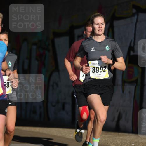 06.10.2024 - 19. swb-Marathon Bremen Michael Strokosch http://msf.ph/oto/7344223 06.10.2024 10:11:59 Laufen 9026, 9, 8992 meine-sportfotos.de