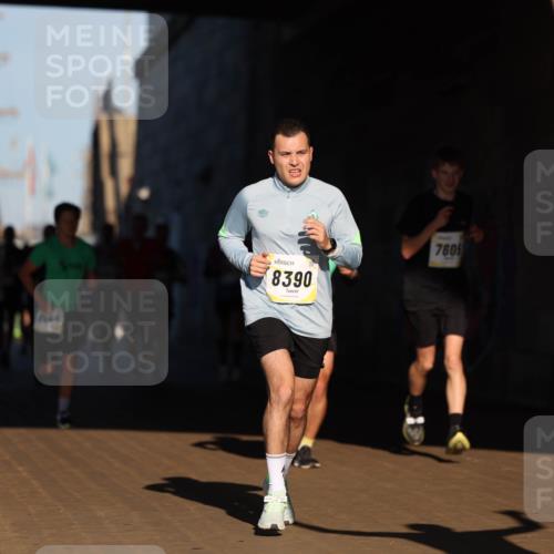 06.10.2024 - 19. swb-Marathon Bremen Michael Strokosch http://msf.ph/oto/7344234 06.10.2024 10:12:02 Laufen 8390, 7605 meine-sportfotos.de