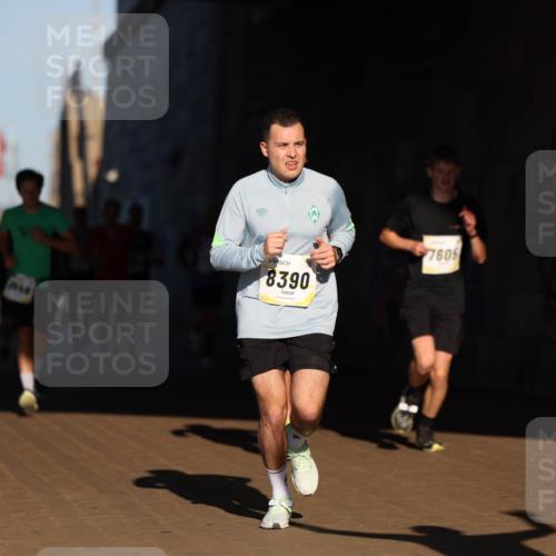 06.10.2024 - 19. swb-Marathon Bremen Michael Strokosch http://msf.ph/oto/7344236 06.10.2024 10:12:02 Laufen 8390, 7605 meine-sportfotos.de
