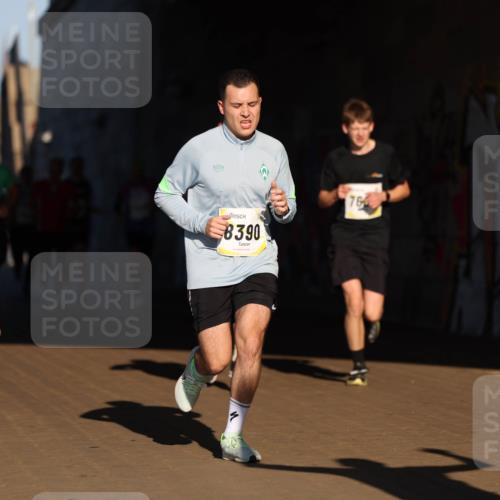 06.10.2024 - 19. swb-Marathon Bremen Michael Strokosch http://msf.ph/oto/7344238 06.10.2024 10:12:02 Laufen 7144, 8390, 76 meine-sportfotos.de