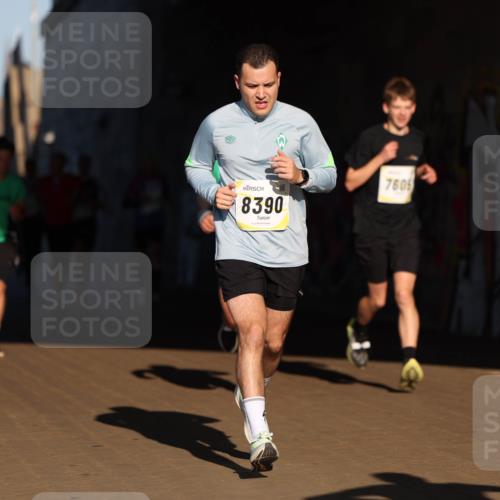 06.10.2024 - 19. swb-Marathon Bremen Michael Strokosch http://msf.ph/oto/7344239 06.10.2024 10:12:02 Laufen 8390, 760 meine-sportfotos.de
