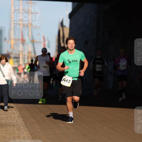 06.10.2024 - 19. swb-Marathon Bremen Michael Strokosch http://msf.ph/oto/7344243 06.10.2024 10:12:04 Laufen 7964, 8446, 4220 meine-sportfotos.de