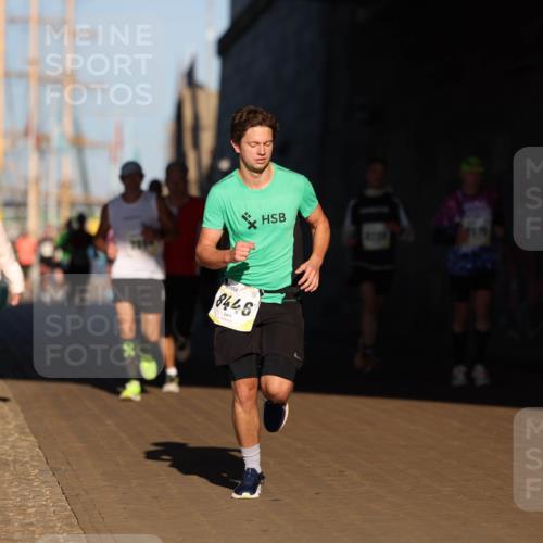 06.10.2024 - 19. swb-Marathon Bremen Michael Strokosch http://msf.ph/oto/7344249 06.10.2024 10:12:05 Laufen 8446 meine-sportfotos.de