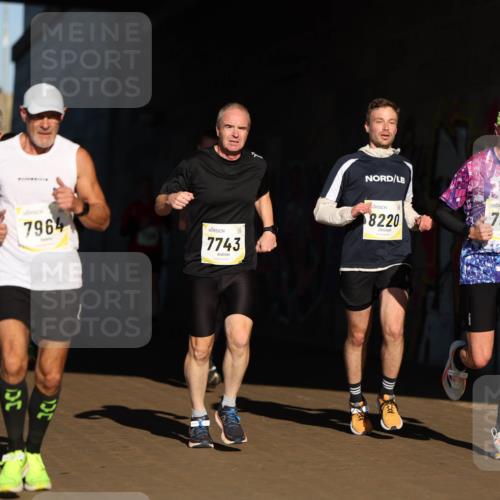 06.10.2024 - 19. swb-Marathon Bremen Michael Strokosch http://msf.ph/oto/7344264 06.10.2024 10:12:08 Laufen 7964, 7743, 8220, 39, 7579 meine-sportfotos.de