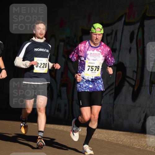 06.10.2024 - 19. swb-Marathon Bremen Michael Strokosch http://msf.ph/oto/7344270 06.10.2024 10:12:09 Laufen 7743, 39, 8220, 7579 meine-sportfotos.de