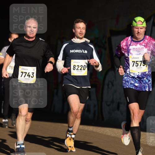 06.10.2024 - 19. swb-Marathon Bremen Michael Strokosch http://msf.ph/oto/7344273 06.10.2024 10:12:09 Laufen 7964, 7743, 8220, 39, 7579 meine-sportfotos.de